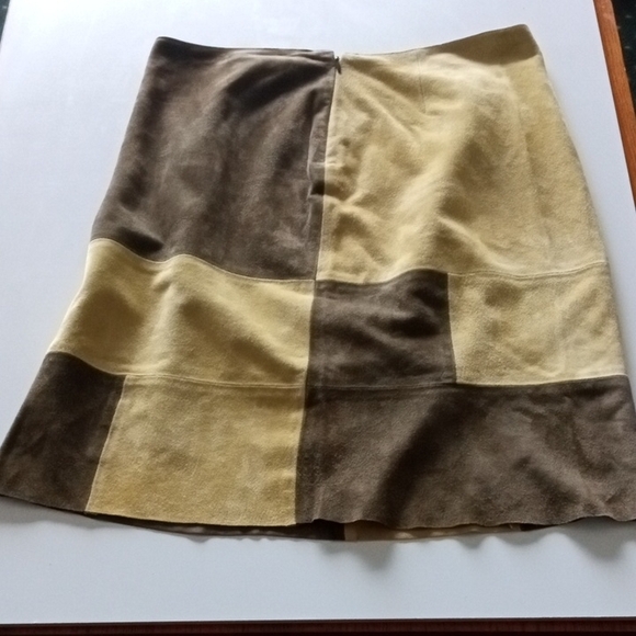 Tahari patchwork suede  A-line skirt, size 4 - Picture 3 of 4